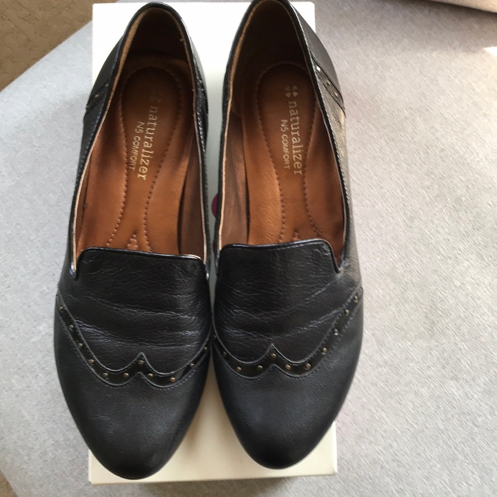 Naturalizer black leather shoes